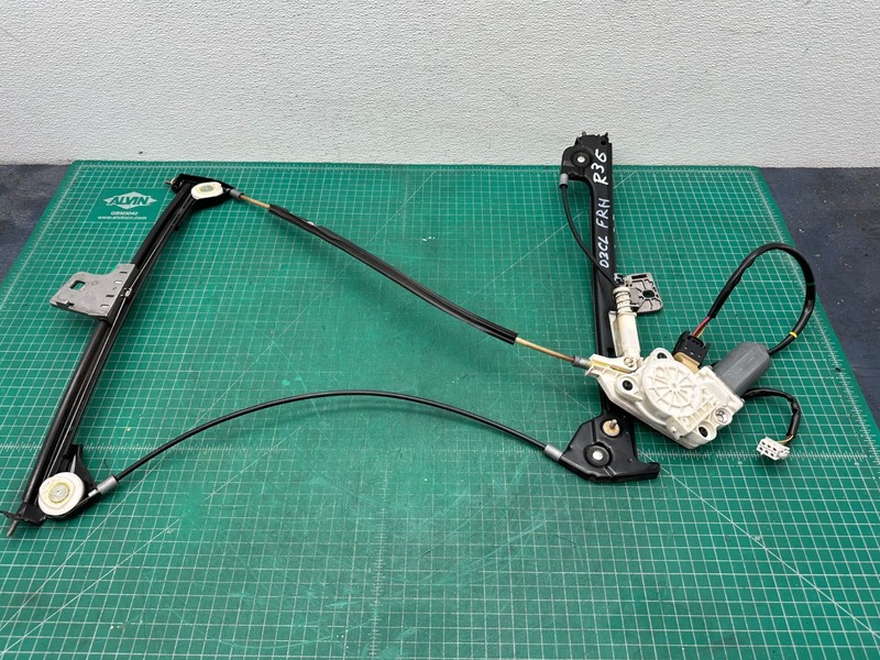 03-06 Mercedes-Benz CL500 C215 - FRONT RIGHT DOOR WINDOW REGULATOR W/ MOTOR OEM