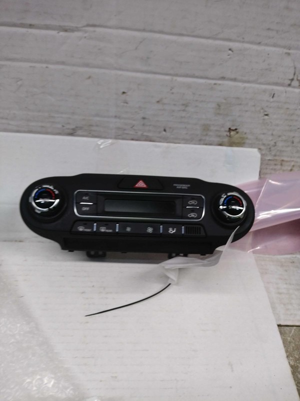 Used A/C Selector Switch fits: 2019 Kia Sorento front manual temperature control