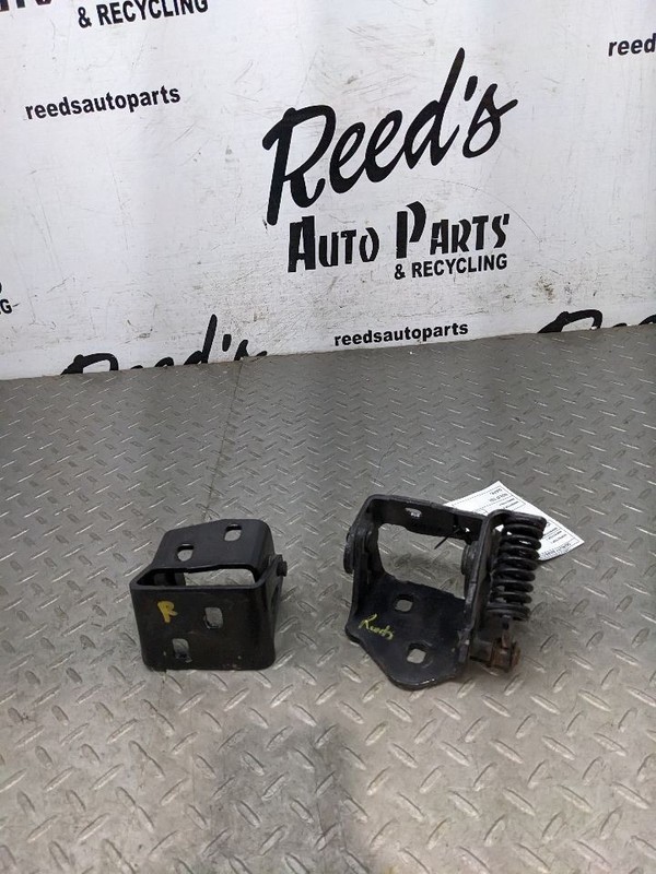 2005-13 C6 Corvette Right Passenger Upper/Lower Door Hinge Pair Set OEM 1184684