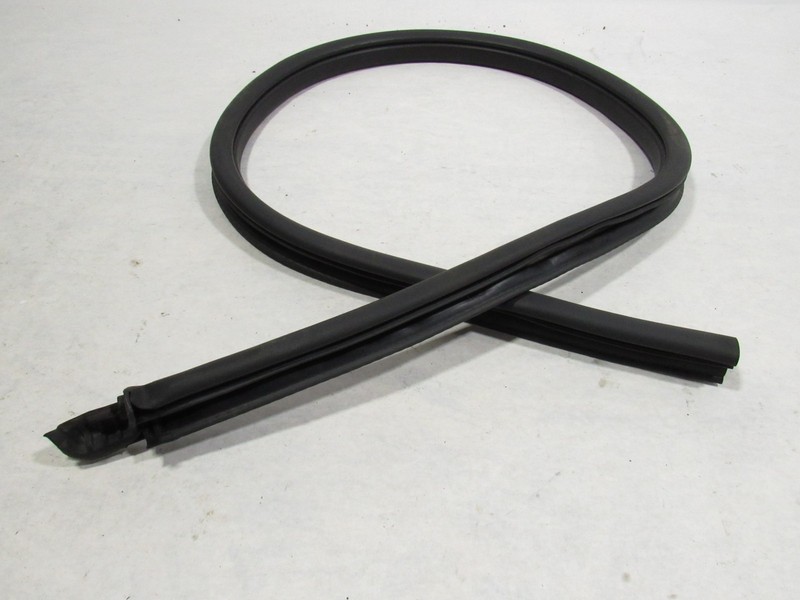 10-15 Jaguar XK XKR 2014 Right Passenger Lower Door Weatherstrip Rubber Seal ;:O