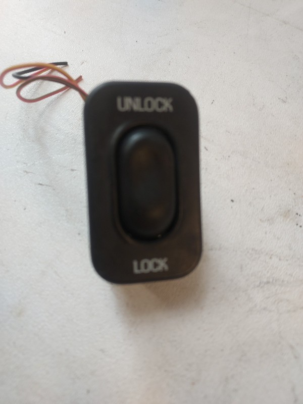 00-07 Mazda B3000 Power Front Door Lock Switch Assembly oem