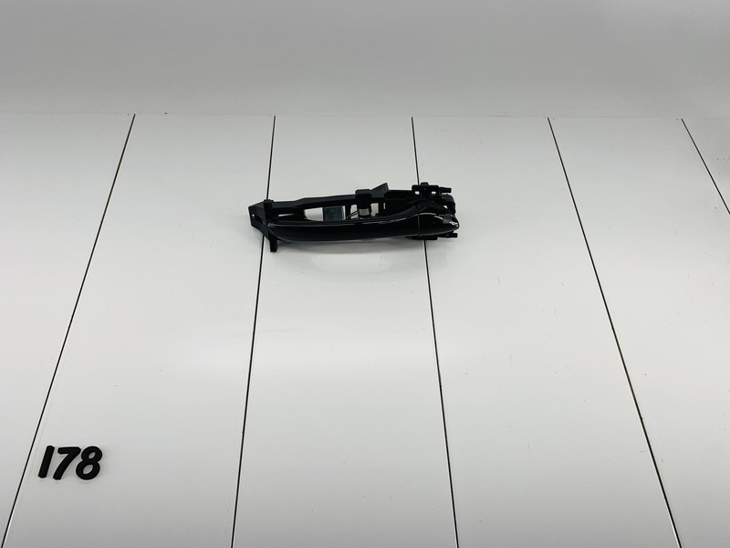 09-11 MERCEDES BENZ SLK300 FRONT RIGHT PASSENGER SIDE EXTERIOR DOOR HANDLE OEM