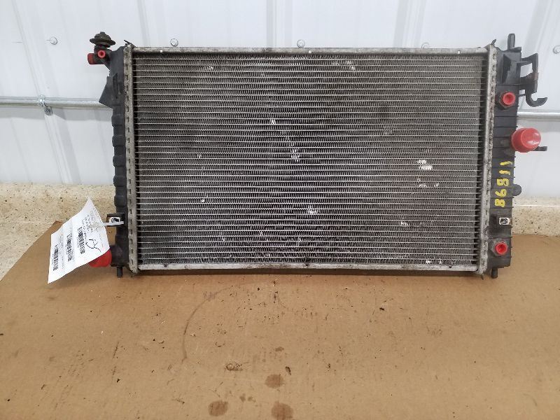 Radiator Fits 00-04 SATURN L SERIES 198006
