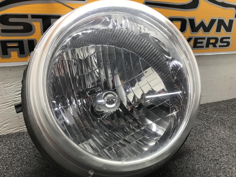 2002 JEEP LIBERTY Left driver headlight Headlamp OEM 02 03 04
