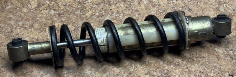 1983 Yamaha XS400 Maxim Rear Center Uni-Shock Mono Spring Strut A9