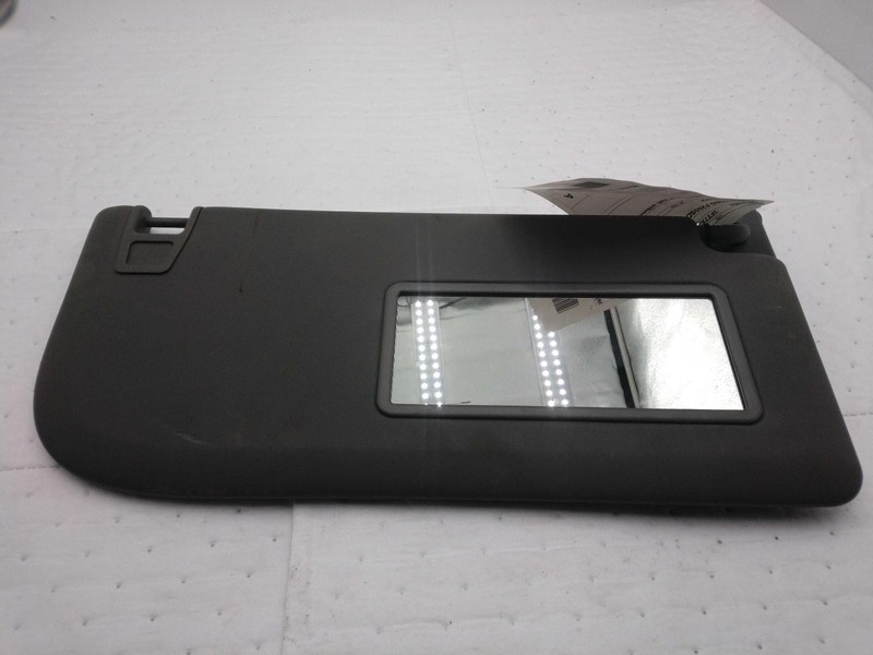 2022 Ford F250SD Pickup White Used Sun Visor OEM Part #623348 30K Miles