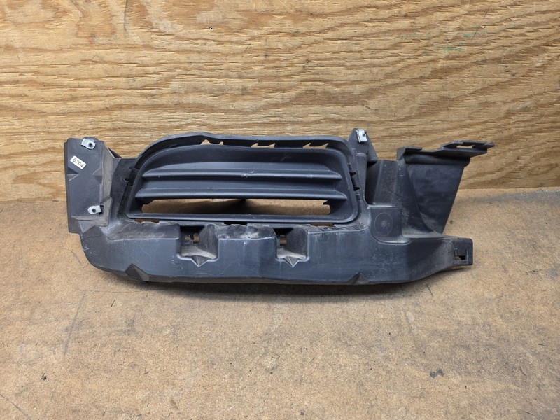 2015-2020 DODGE CHARGER SXT Front Bumper Right RH Foglight Bezel W/Air Duct OEM