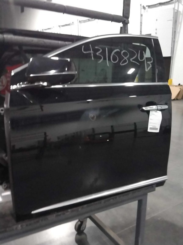 2016 Cadillac XTS Left Front Door Black 474074 Used 147K Miles OEM