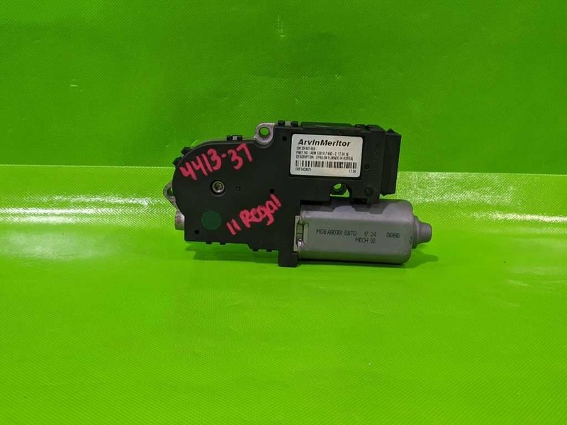 11 REGAL SUNROOF MOTOR OEM 4413-37