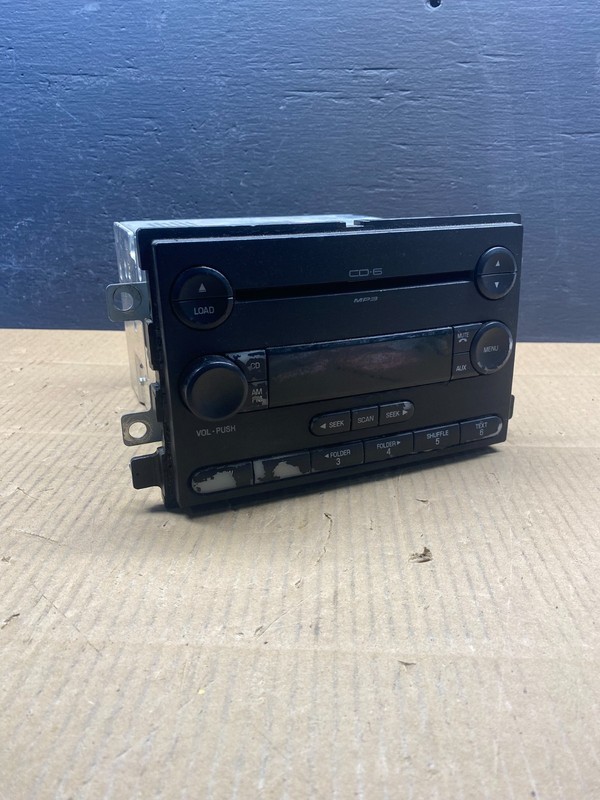 2005 to 2007 Ford Five Hundred Montego Radio CD Player OEM AD1513 DG