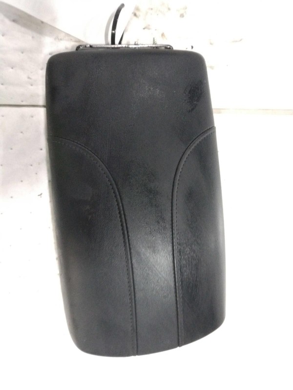 2018 Nissan Rogue Black Center Console Armrest Lid - Used, 116K Miles