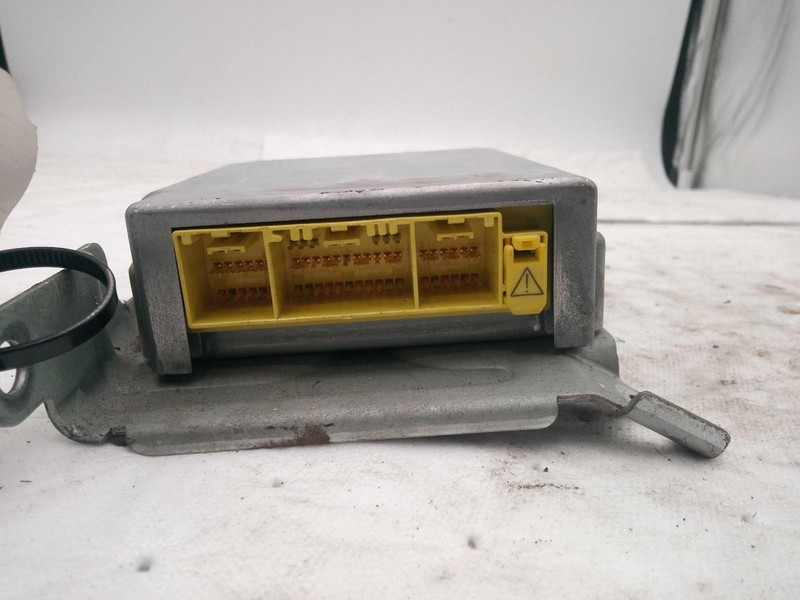 Used Air Bag Module fits: 2002 Subaru Impreza Air Bag under console Outback Spor