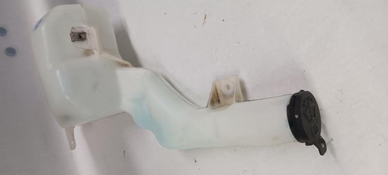 2014 CHEVROLET SILVERADO 1500 Washer Bottle reservoir pump OEM 14