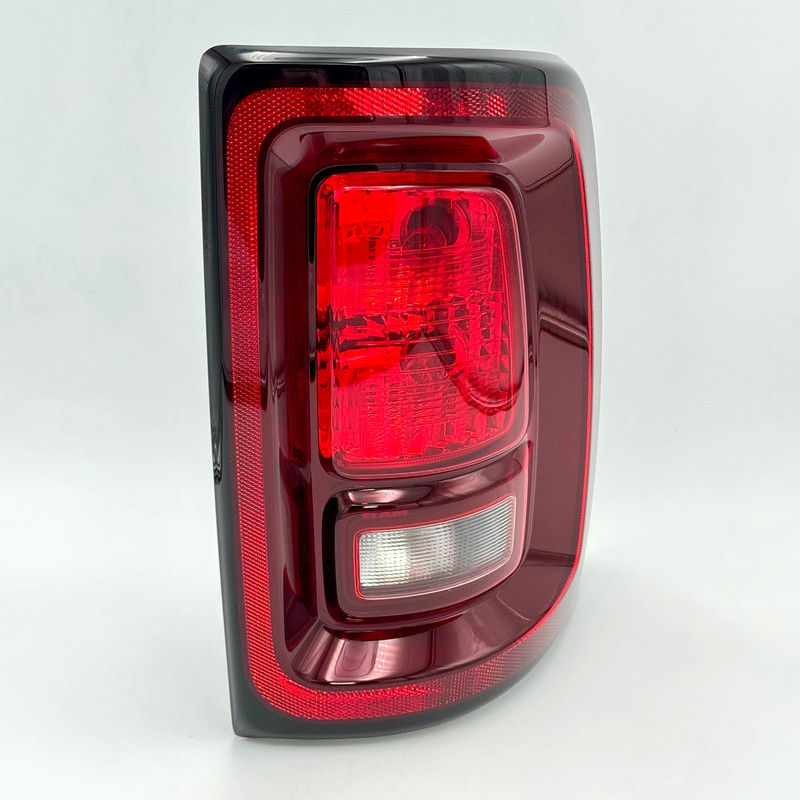 ✅ 2019-2026 RAM 2500-3500 HALOGEN TAILLIGHT BRAKE TAILLAMP REAR RIGHT SIDE OEM