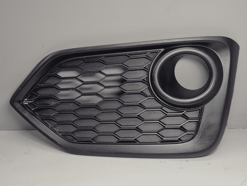 HONDA CIVIC 2017-2019 FRONT RIGHT PASSENGER SIDE BUMPER FOG LIGHT TRIM COVER OEM