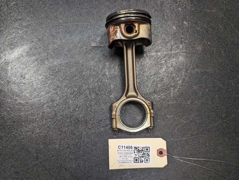 Engine Piston w/ Connection Rod 2019 Chevrolet Sonic 25198520 2012 2013 - 2020