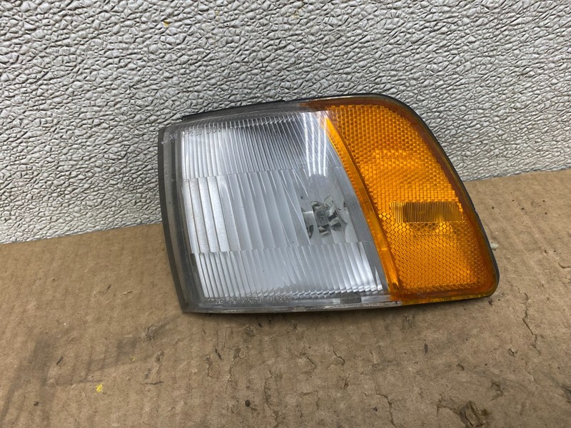 1989 to 1994 Mitsubishi Galant front corner light lamp Left 216-37567 L W7948 PS