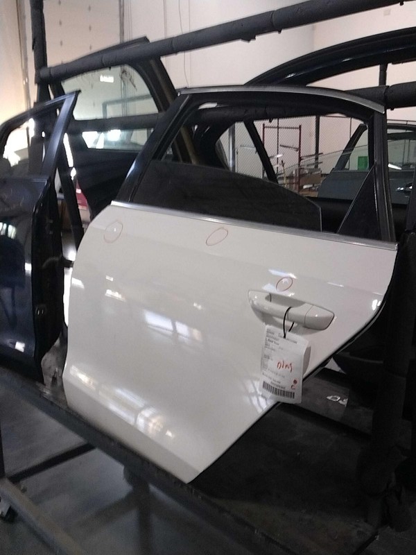 2015 Volkswagen Passat Left Door White OEM Used 4DR SED 395642 100K Miles