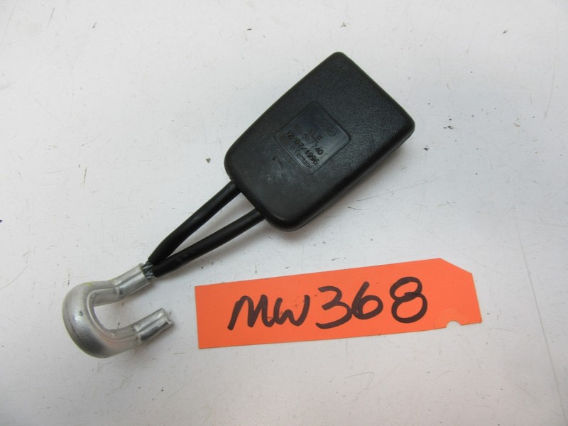 for AUDI REAR BACK SEAT BELT SEATBELT BUCKLE LATCH END RECEIVER 8D0857740 CAR