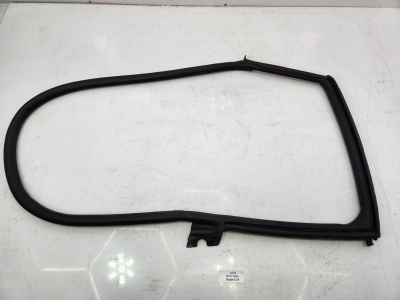 ✅ 12-20 OEM Tesla Model S Rear Passenger Side Door Body Wheatherstrip Seal *