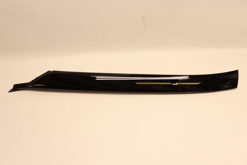 2020-2024 CHEVY CORVETTE FRONT RIGHT SIDE WINDSHIELD A PILLAR TRIM MOLDING OEM