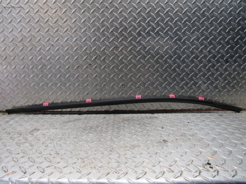 2016 HYUNDAI ELANTRA RIGHT PASSENGER REAR OUTSIDE BELT MOLDING OEM SEDAN