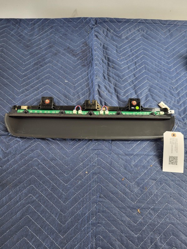 Used Oem GENESIS High Mount 3rd Brake Light Lamp for 2019-2021 G70 Prestige 2.0