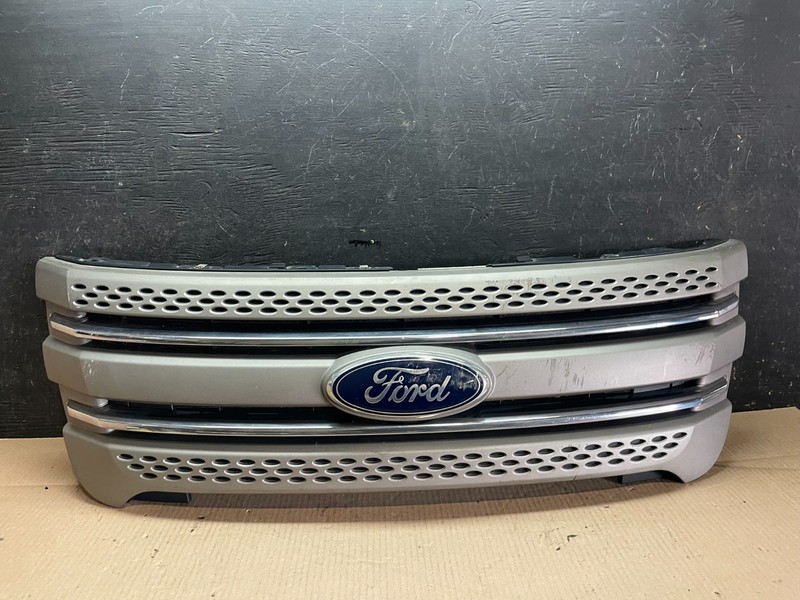 2011 to 2015 Ford Explorer Upper Front Grill Grille Oem Z8388 DG