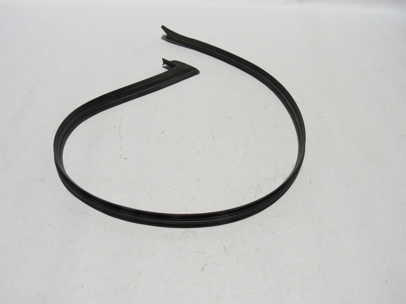 Genesis G80 2017 Front Left Driver Door Upper Weaterstrip Seal Rubber 16-20 >