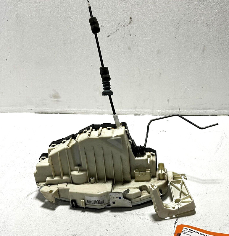 MERCEDES W221 S550 2007-2013 Front Left Driver Side Door Lock Latch Actuator OEM