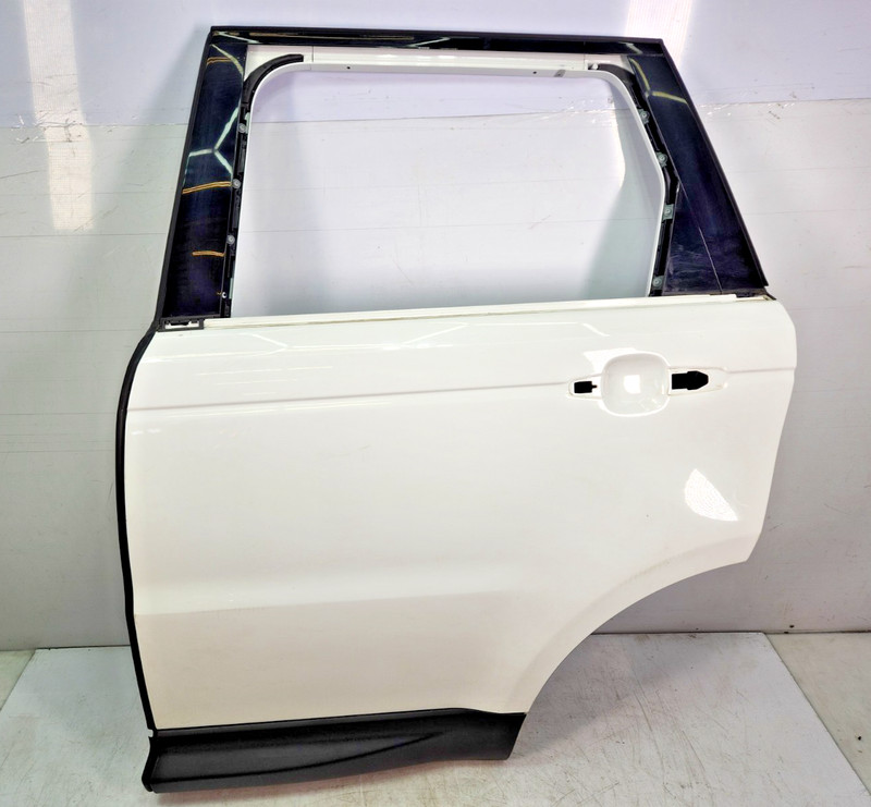 ✅ 14-22 OEM Range Rover Sport L494 Rear Left Driver Door Shell White LRC867