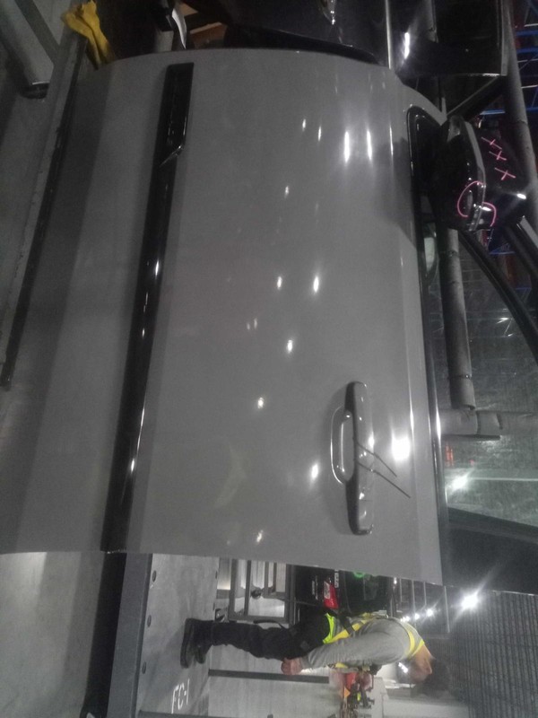 2015 Cadillac Escalade ESV Left Door 104012 OEM Used, 116K Miles