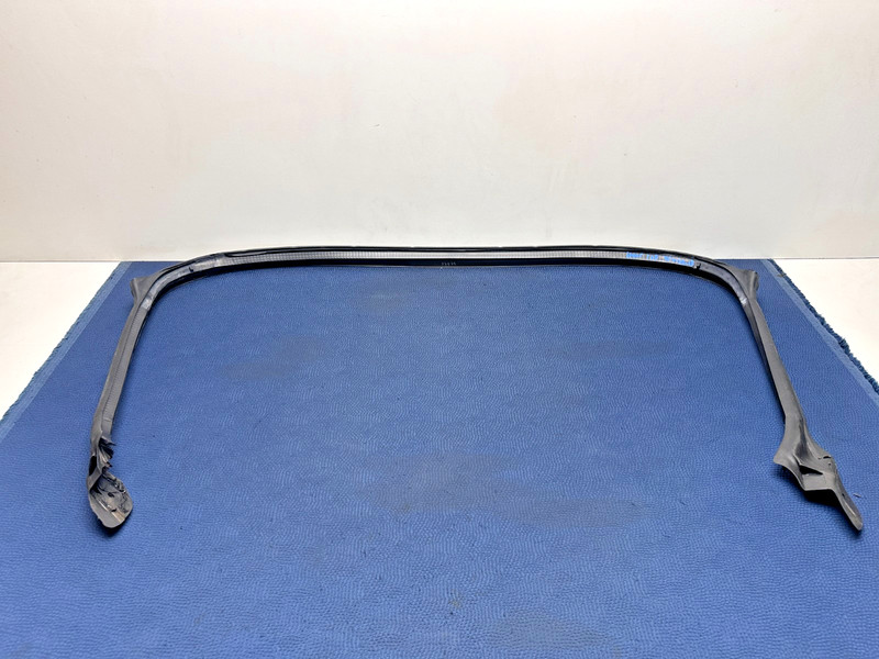 06–10 Solstice Sky Roof Front Windshield Seal Rubber Weather Strip OEM 69K Miles