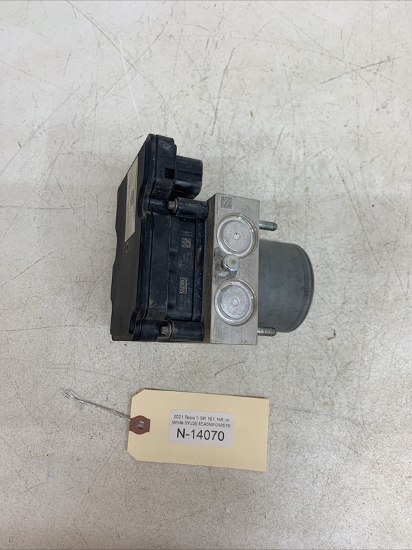 ⚡️20-22 TESLA Y 3 ABS PUMP BRAKE MODULE with Bracket1044745-00-B 14070 U20