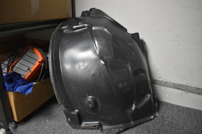 MERCEDES BENZ FENDER LINER LEFT SIDE FACTORY OEM