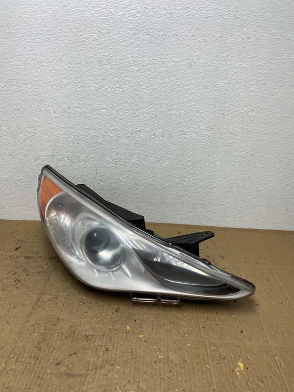 2011 - 2014 Hyundai Sonata Right Passenger Rh Side Headlight Halogen AC0227 DW