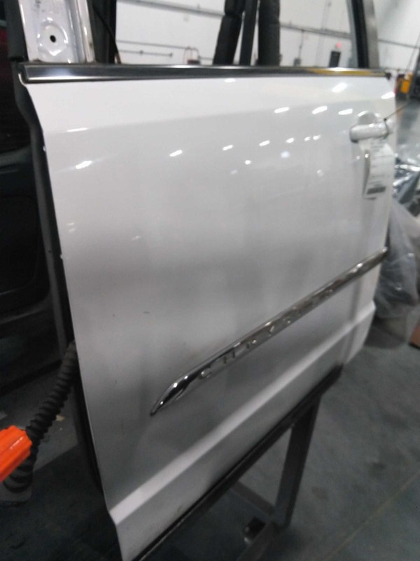 2015 Chrysler Town & Country Left Door White OEM 38515 Used 130k Miles