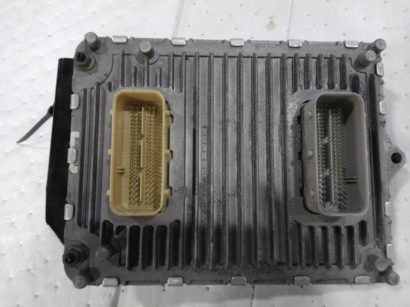 2018 Chrysler 300 Engine Control Module ECM 3.6L OEM 68330904AA 127K Miles