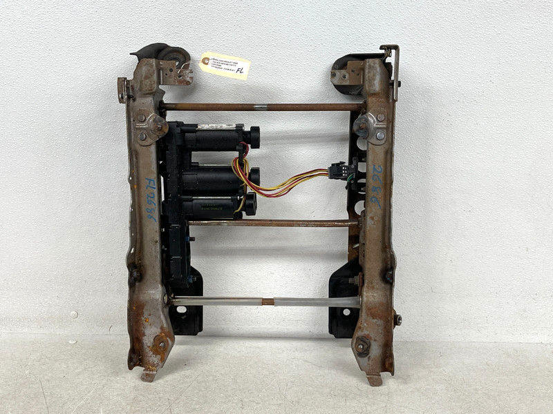 ⭐2003-2006 CHEVROLET SSR FRONT LEFT DRIVERS SEAT TRACK FRAME RAILOEM LOT2686