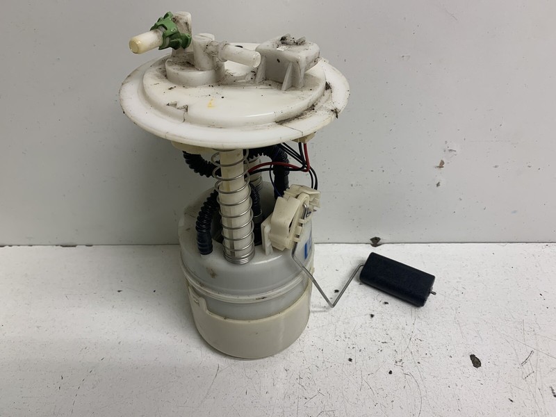 2003-2007 Nissan Murano 3.5L 6 Cyl Fuel Pump w Sending Unit & Bracket Oem