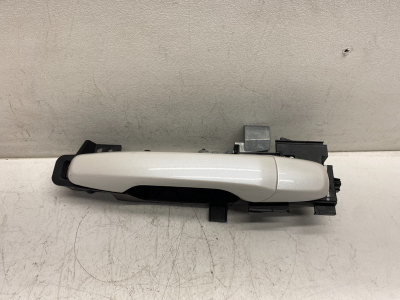 2011-2014 FORD EDGE LEFT REAR EXTERIOR DOOR HANDLE WHITE PNT CODE UG OEM