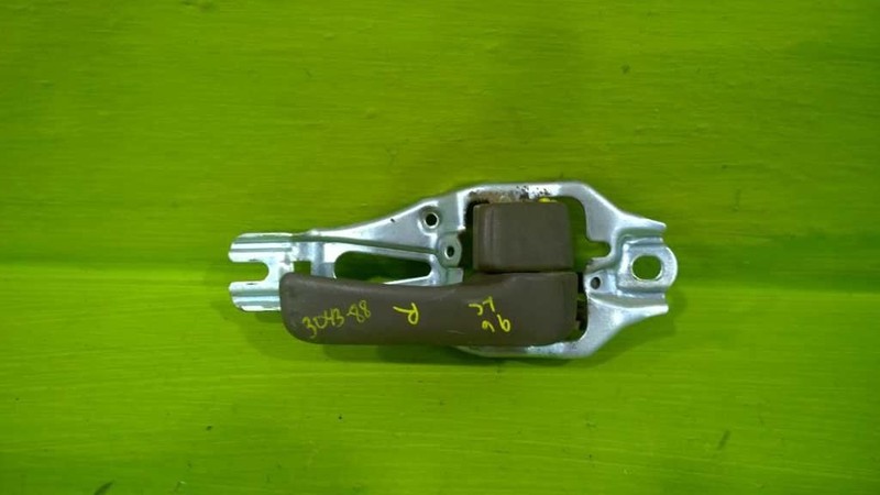 95 96 97 LAND CRUISER PASSENGER RIGHT INTERIOR DOOR HANDLE LOCK OEM 3043-88