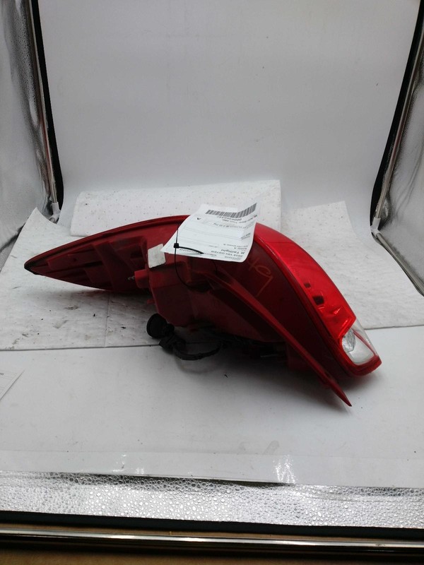 2016 Hyundai Veloster Blue Right Tail Light Assembly OEM 104657 93K Miles