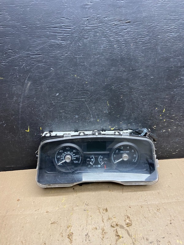 2009 to 2010 Mercury Marquis Speedometer Cluster Gauge Oem U5658 DG