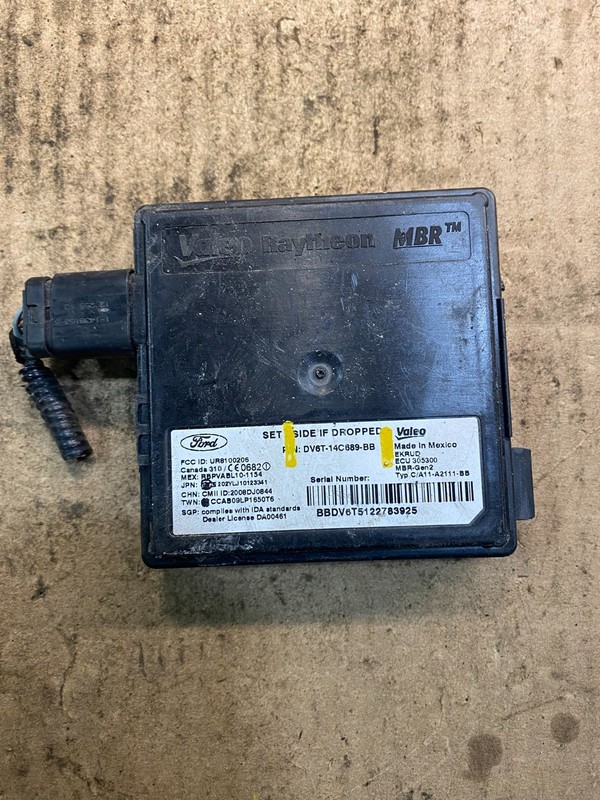 2013 to 2016 Ford Escape Rear Radar Blind Spot Module OEM z4983 DG