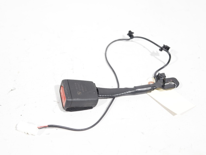 OEM 2020 - 2023 BMW 228 M235 F44 FRONT RIGHT SIDE SEAT BELT SEATBELT BUCKLE