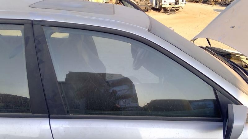Front Door Glass/window BMW 530I Right 01 02 03