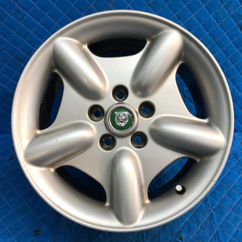 97-06 Jaguar X100 XK8 XKR Wheel Road Wheel Rim Alloy 17x8 5 Spoke Silver 17"