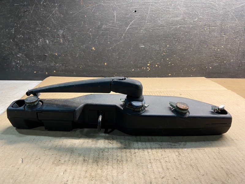 2003 to 2008 Pontiac Vibe Rear Wiper Windshield Motor OEM z4929 DG