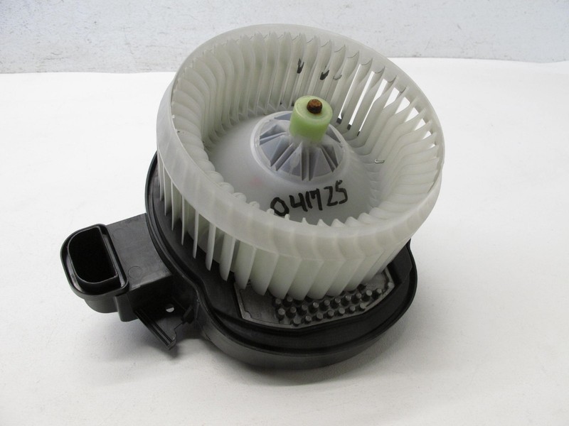 16-22 JAGUAR XF XE F-PACE BLOWER MOTOR FAN WITH RESISTOR AC HEATER OEM 041725